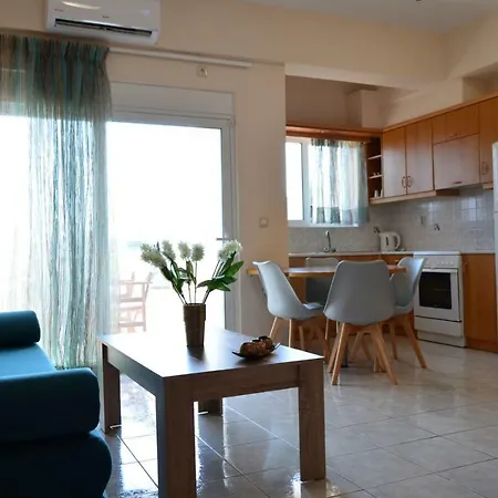 Roula's 2 Apartment